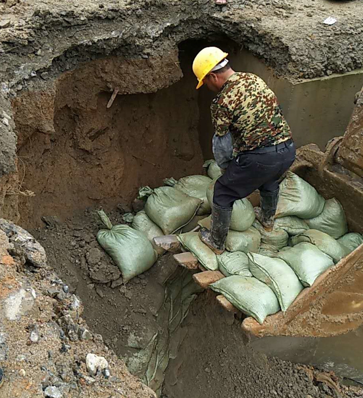 炎陵S207項目部開展滑坡、防汛應急救援演練