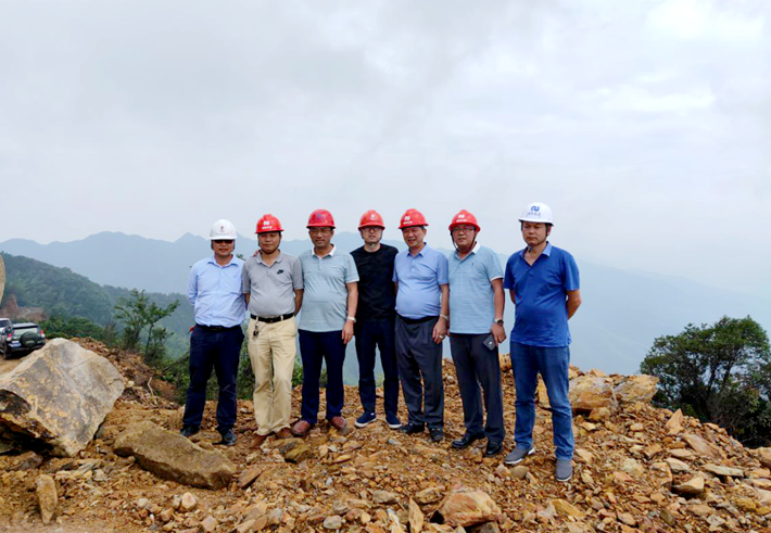 業(yè)主單位領(lǐng)導蒞臨中江至幽居村級道路建設項目工程檢查指導工作